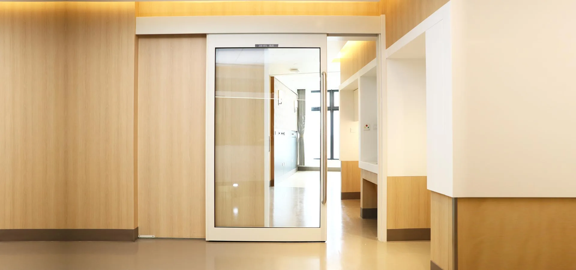 Être un leader dans l'industrie des portes médicales