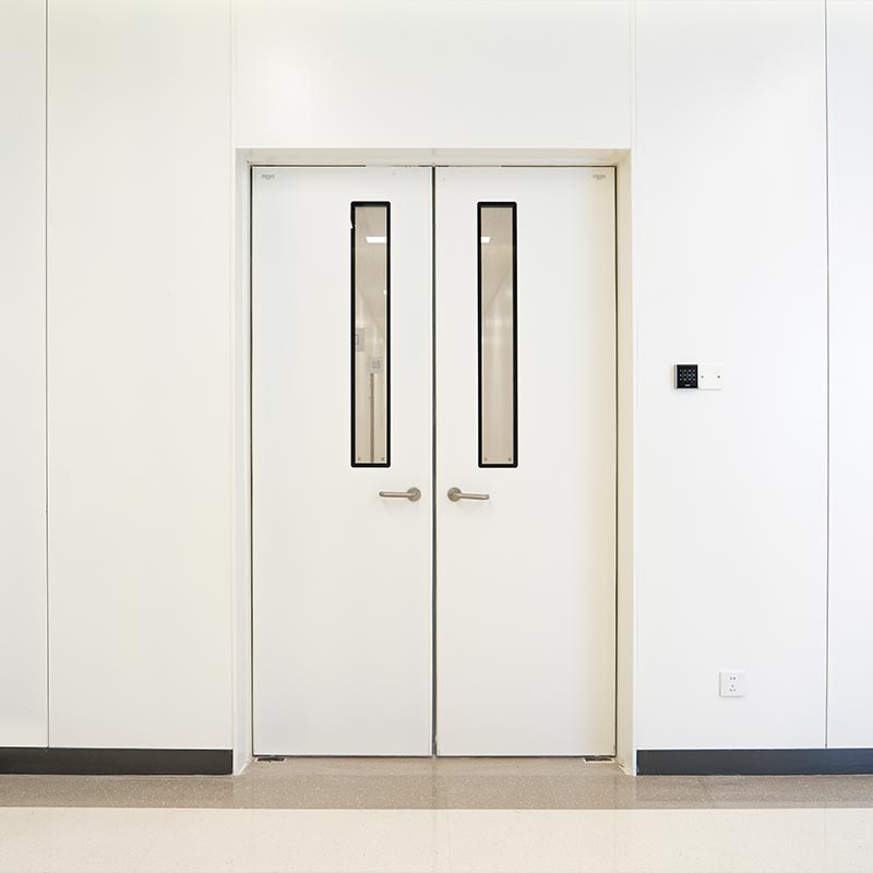 Porte battante médicale